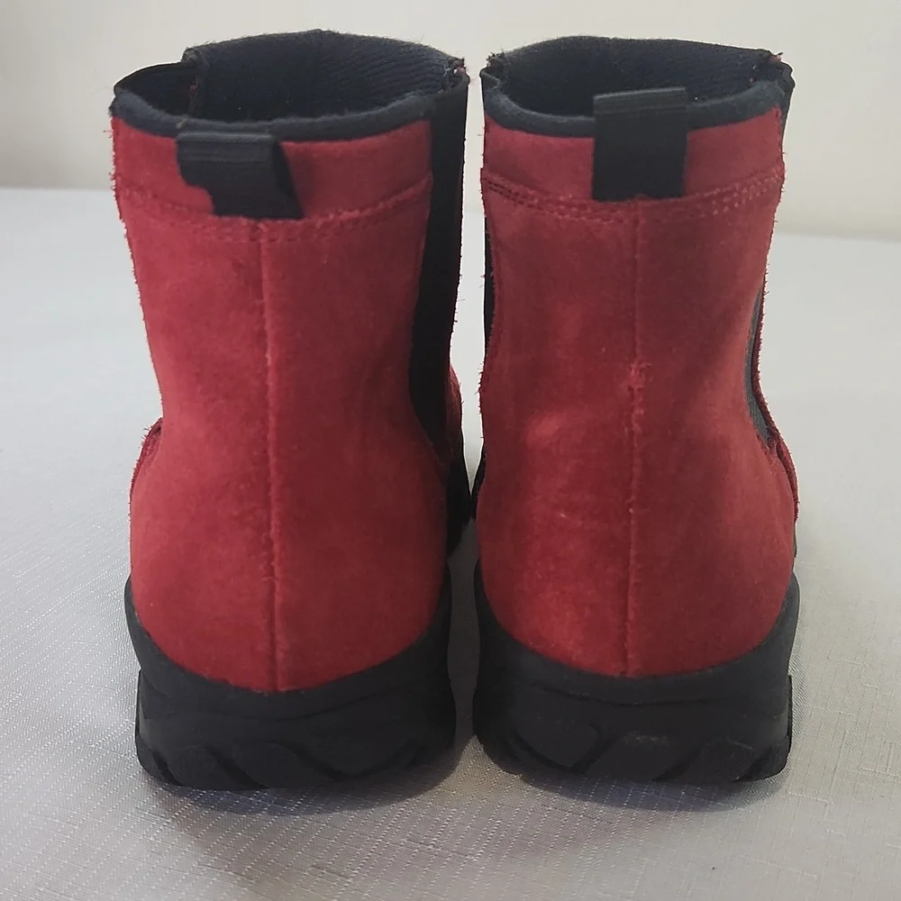Lands End soft red